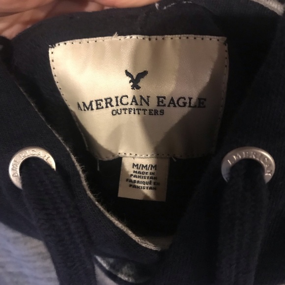 AE Men’s Medium Sweatshirt - Picture 2 of 2